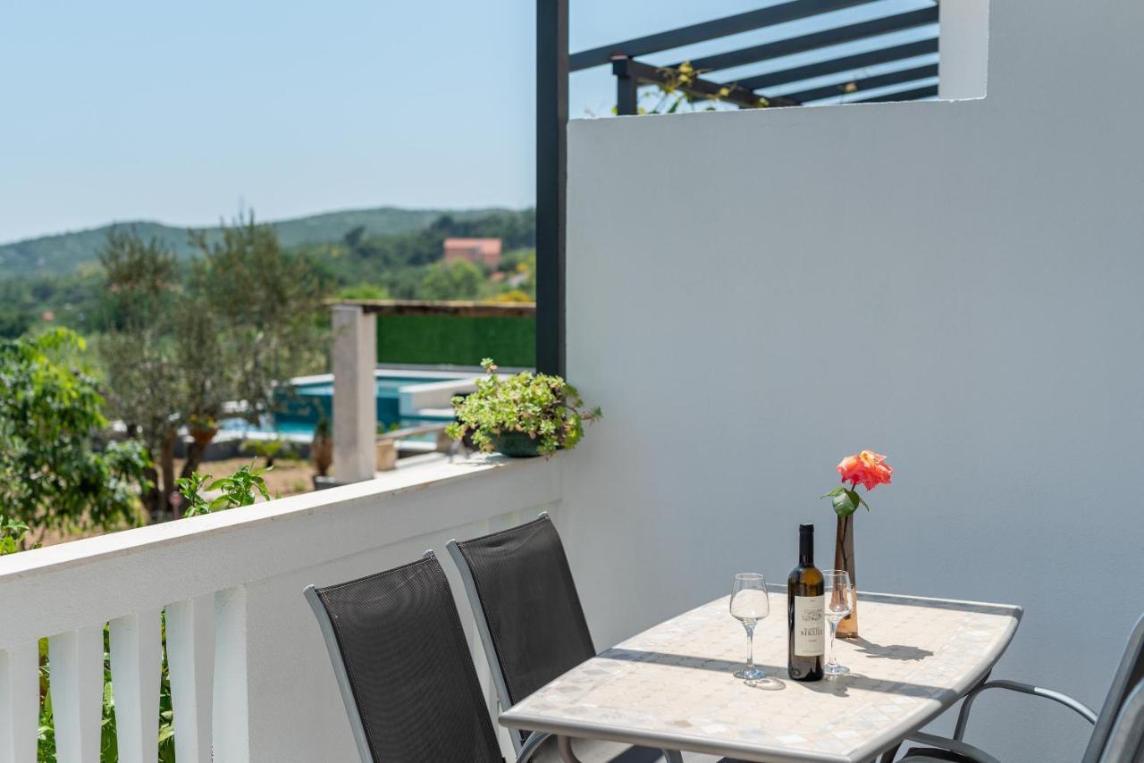 Apartments Dobrila Kastel Novi Exterior photo